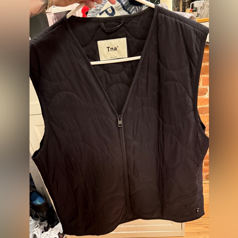 Aritzia TNA Black Quilted Women's Vest